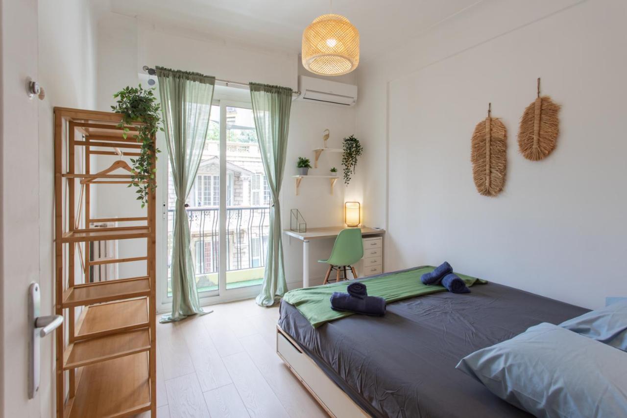 26 , La Riviera Leilighet